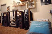   (show room)  Hi-Fi Design